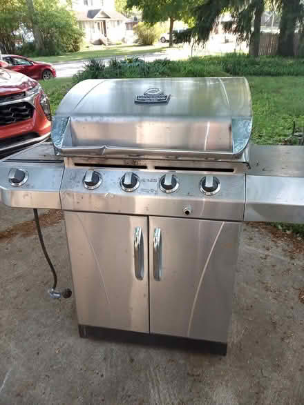 Photo of free propane grill (Westland) #1