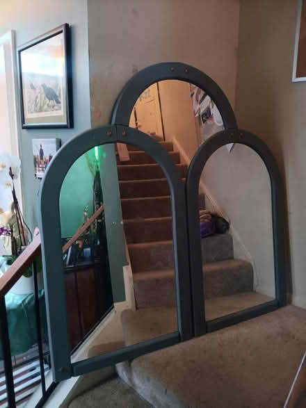 Photo of free Beautiful Scalloped Mirror (Montgomery Village-Airport) #2
