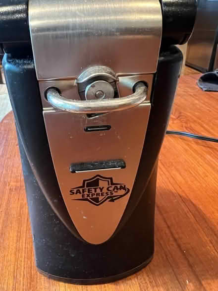 Photo of free Electric Counter Top Can Opener (Reston Lake Anne vicinity) #2