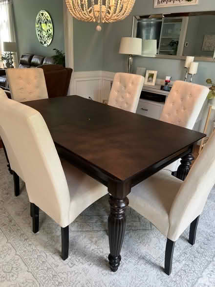 Photo of free dining table (West Chester / West Goshen) #2