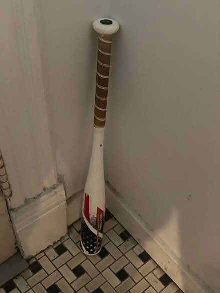 Photo of free 24” kids baseball bat (Dupont Circle) #1