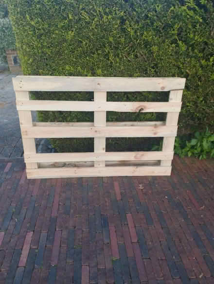 Photo of free Large wooden pallet (Radlett WD7) #1