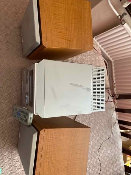 Photo of free Sanyo cd/radio player (IP4) #2