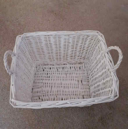 Photo of free White wicker basket (Kenilworth CV8) #1
