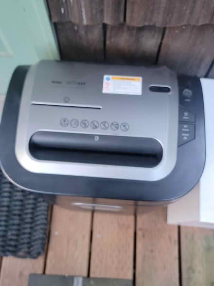 Photo of free Crosscut paper shredder (Udist) #2
