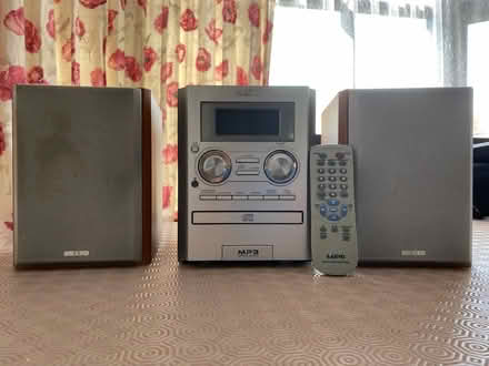 Photo of free Sanyo cd/radio player (IP4) #1