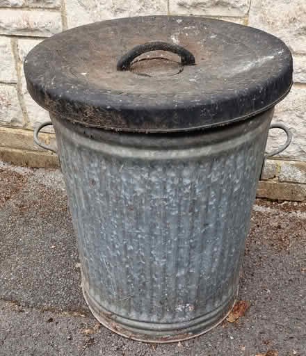 Photo of free Metal dustbin (Upper Parkstone BH14) #1