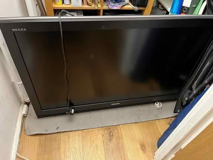 Photo of free 42 inch TV (London Fields E8) #1