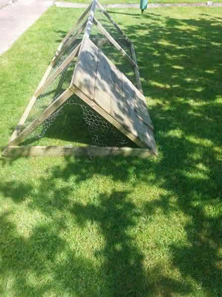 Photo of free Poultry / small animal ark (Hornby LA2) #3