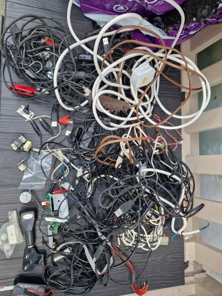 Photo of free Joblot Of Random Unwanted Cables (N3 finchley central) #1