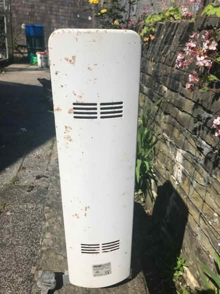 Photo of free De Longhi oil filled heater (Windermere LA23) #3