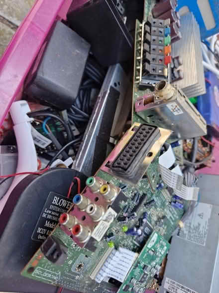 Photo of free box of untested electrical stuff (N3 finchley central) #2