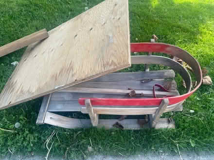 Photo of free Items at curb (L5N 5p3) #1