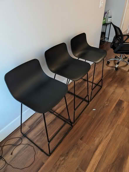 Photo of free 3x Bar stools (Mercer Island Apartments)