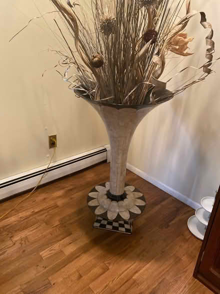 Photo of free Pedestal stand (Oakland) #1