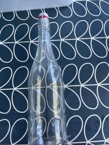 Photo of free 750ml glass bottle with stopper (Jordanhill G13) #1