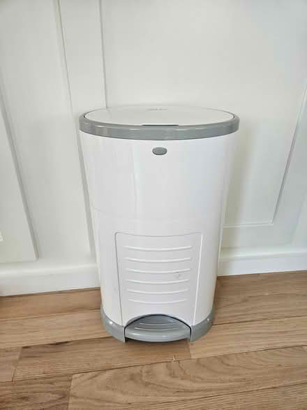 Photo of free diaper pail (Larchmont) #1