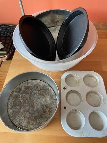 Photo of free Assortment baking trays/bowls (Sandymount) #2