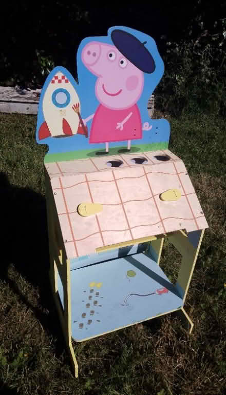 Photo of free Peppa Pig Easel (BT65) #1