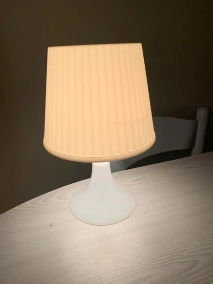Photo of free Lamp with bulb and cable tie (Bellevue EH7) #1