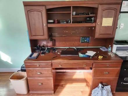 Photo of free Desk with hutch top (Billerica Near Saltbox Nursery) #1