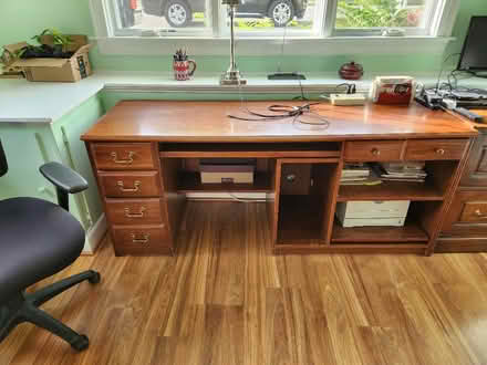 Photo of free Desk (Billerica Near Saltbox Nursery) #1