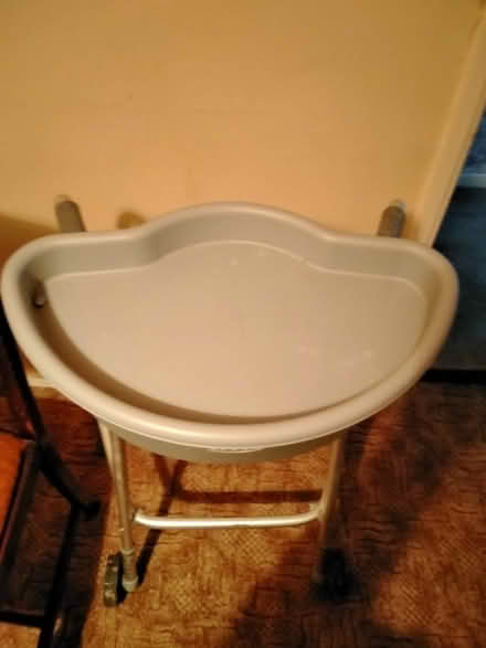 Photo of free walking frame (Radford Semele CV31) #2