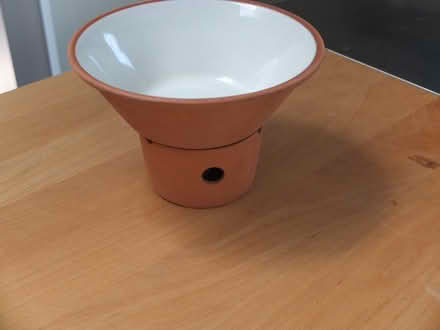 Photo of free Terracotta two piece dish and warming stand (Battle TN33) #1
