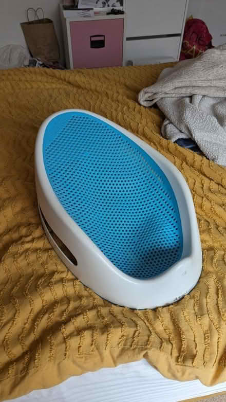 Photo of free Baby bath seat (TW9) #2