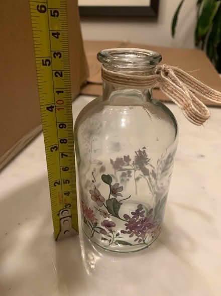 Photo of free Small vase/jar (Twin peaks) #1