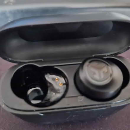 Photo of free 1 wireless headphone (Northfield B31) #2