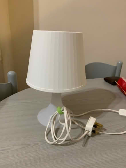 Photo of free Lamp with bulb and cable tie (Bellevue EH7) #3