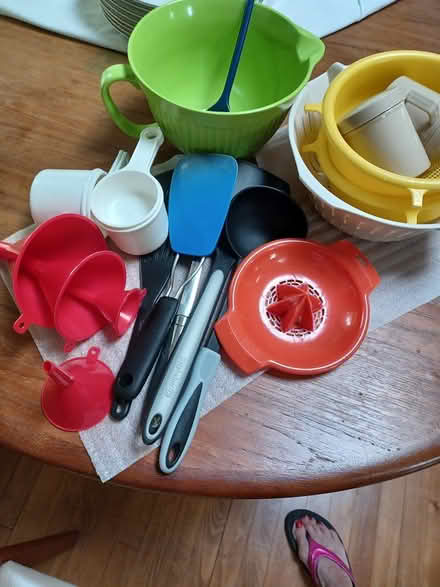 Photo of free Miscellaneous Plastic kitchen tools (Golf & Waukegan) #1