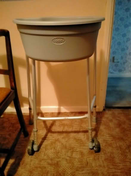Photo of free walking frame (Radford Semele CV31) #1