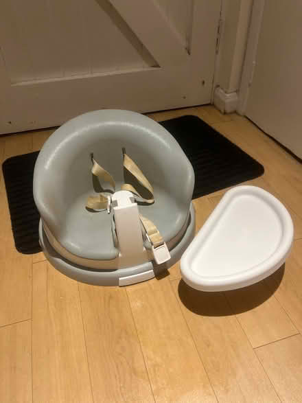 Photo of free Baby/toddler booster seat (Islington N1) #1