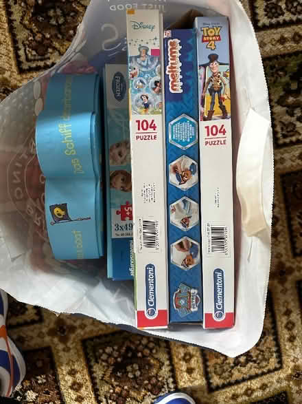 Photo of free Bag of jigsaws (Fleetville AL1) #1