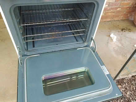 Photo of free Hotpoint range/oven (Near Win River Casino) #2