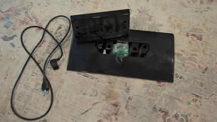 Photo of free Vizio TV e371vl, 37 inches (1533 Templeton Pl) #1