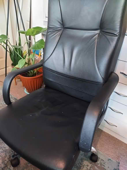 Photo of free Large desk chair (Bermondsey SE1) #4