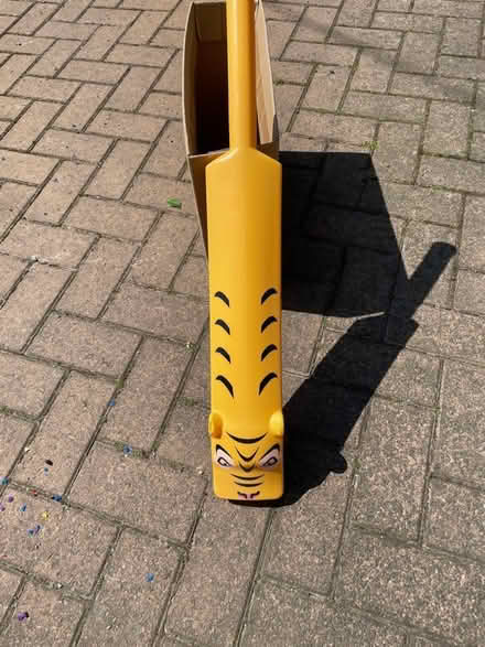 Photo of free Plastic cricket style bat (Middleyard GL10) #1