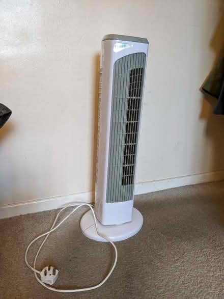 Photo of free Floor Rotating Tower Fan (Twickenham TW1) #1