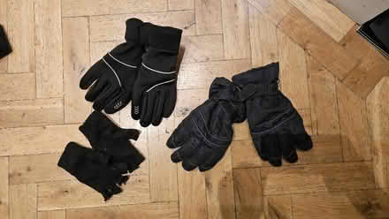 Photo of free Men's gloves etc (Prestwich M25) #2