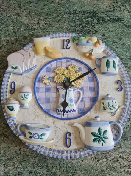 Photo of free Kitchen clock (TW14) #1