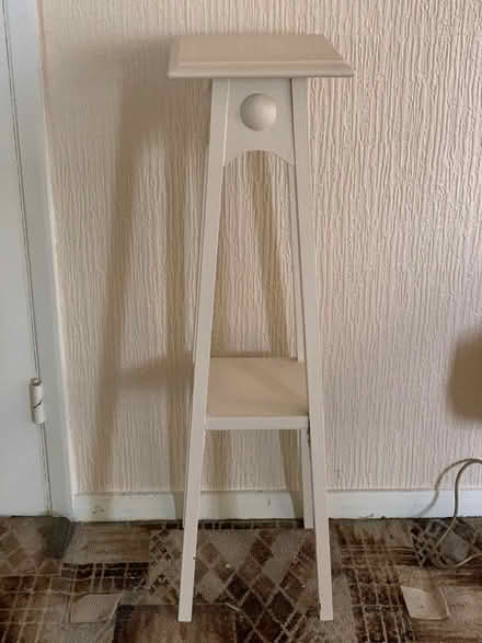 Photo of free Tall cream painted plant stand (Belvedere DA17) #1