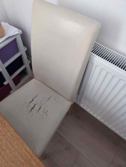 Photo of free 6 x dining chairs (Dagenham RM10) #2