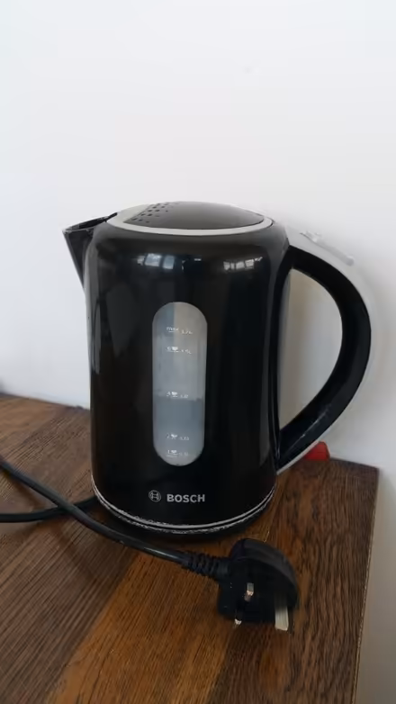 Photo of free Working Kettle 3000W (read desc.) (NW11 Golders Green) #1