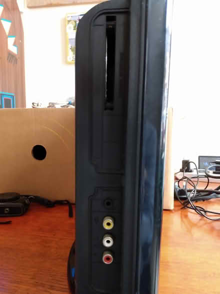 Photo of free 14" HDTV/DVD Combo (Newfoundpool LE3) #4