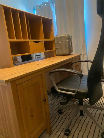 Photo of free Solid wood desk/hutch/chair (Sun Valley / North Hollywood) #1