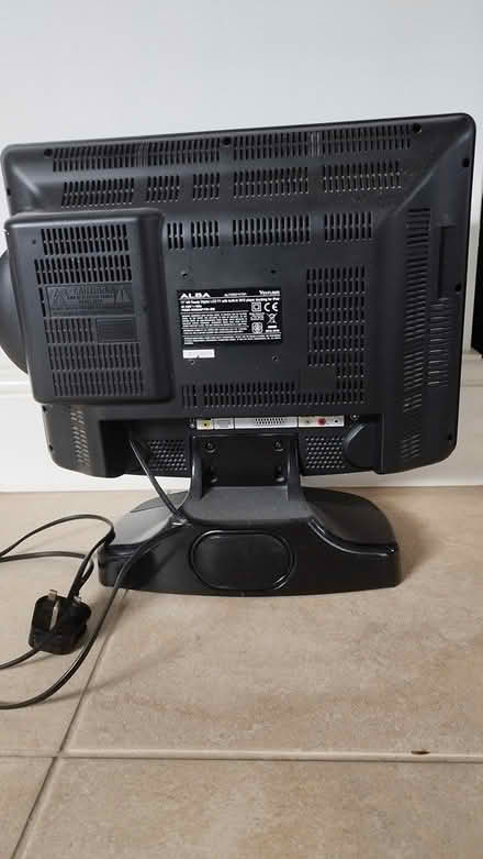 Photo of free TV (Farnborough GU14) #3
