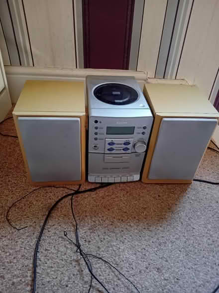 Photo of free Hi fi unit (Southend SS2) #1